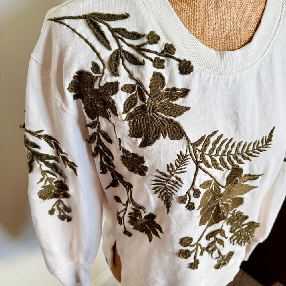 RARE Anthropologie White Sweatshirt with Green BOTANICAL Embroidery XXS